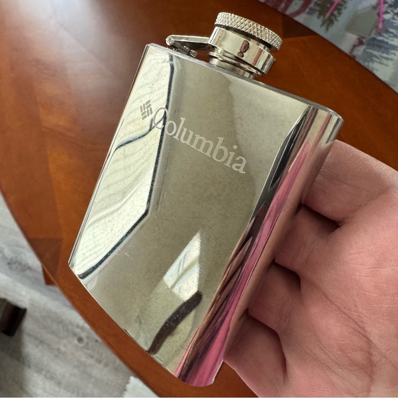 Columbia 3.5oz Stainless Steel Travel Drink Flask - Picture 1 of 3